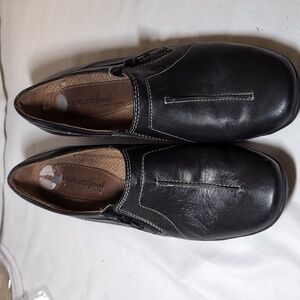 Natural Soul by Naturalizer Zip Side Shoes